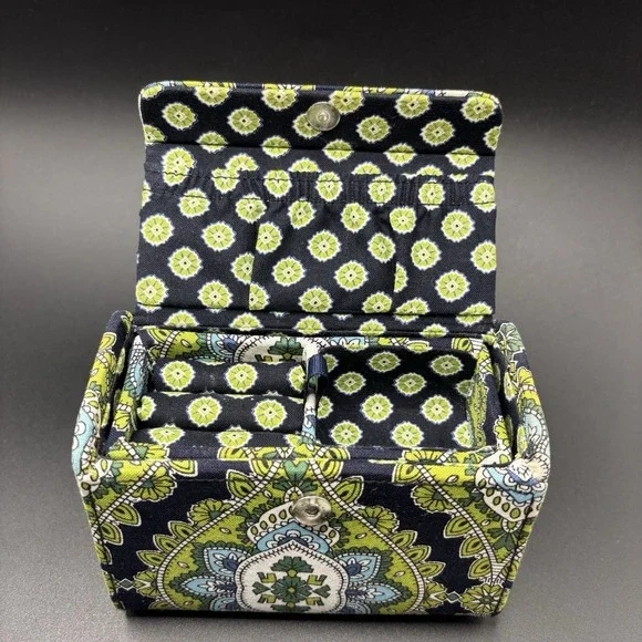 Vera Bradley Green Mini Travel Jewelry Hard Case - Removable Ring Tray - Picture 6 of 10